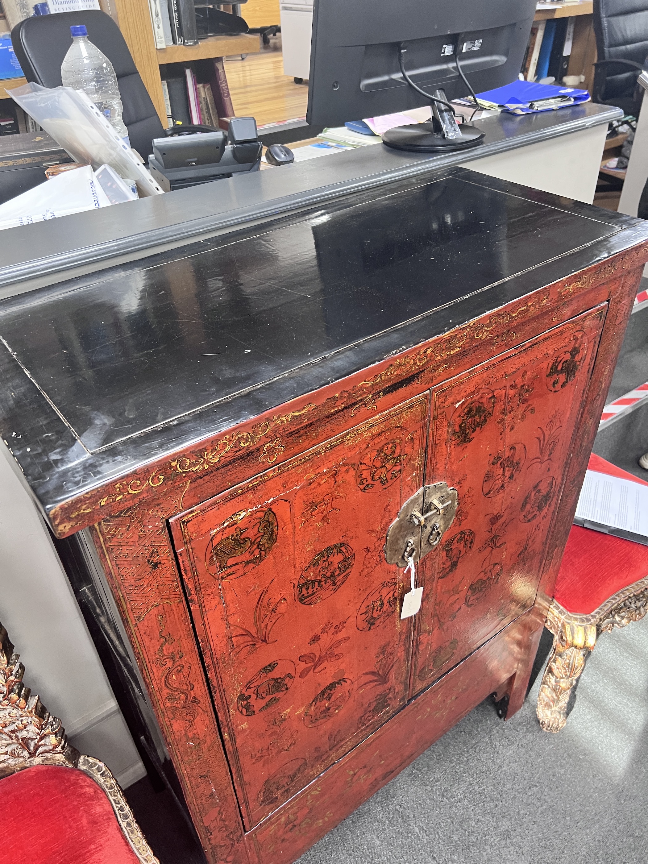 A Chinese lacquer cabinet, width 98cm, depth 46cm, height 137cm